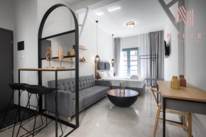 Phìlus, Nilie Hospitality MGMT